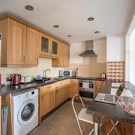 Grosvenor Pad - Lovely 2-Bed Flat - Free On Street Parking Μπαθ Εξωτερικό φωτογραφία
