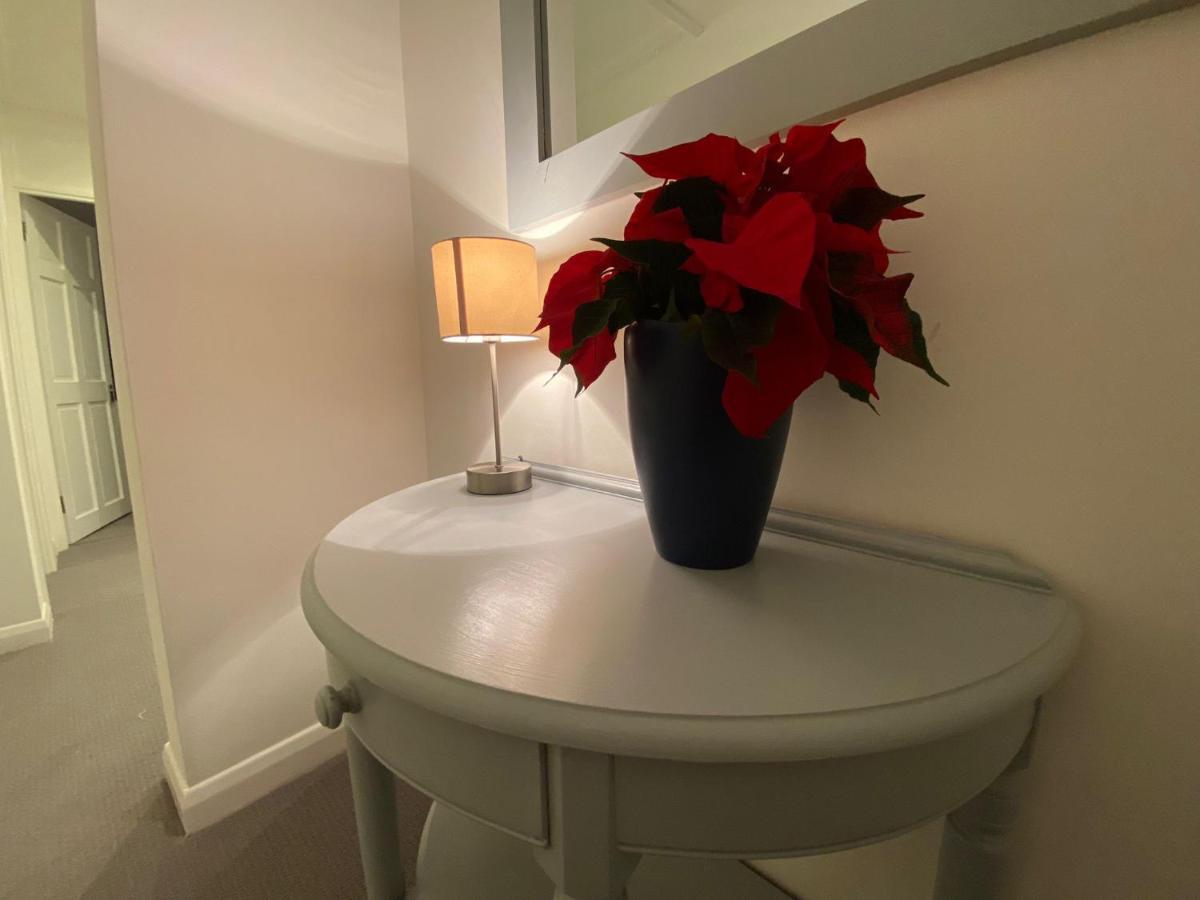 Grosvenor Pad - Lovely 2-Bed Flat - Free On Street Parking Μπαθ Εξωτερικό φωτογραφία