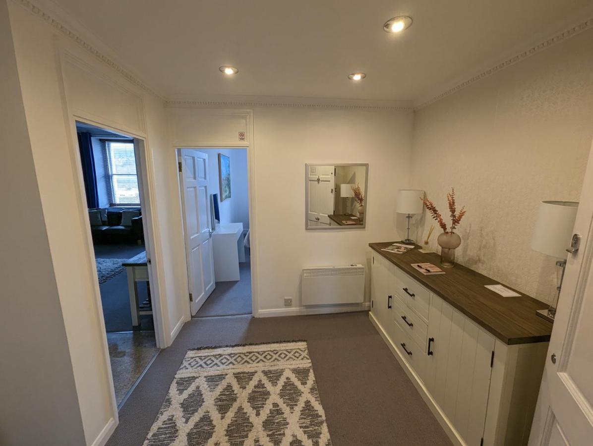 Grosvenor Pad - Lovely 2-Bed Flat - Free On Street Parking Μπαθ Εξωτερικό φωτογραφία